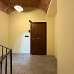Nel Centro Storico Di 아파트 오바다